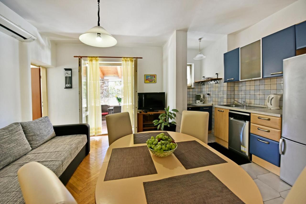 Apartment Nikola Poreč Exterior foto